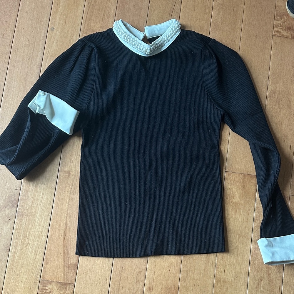 Commense Black and Cream Turtleneck Sweater